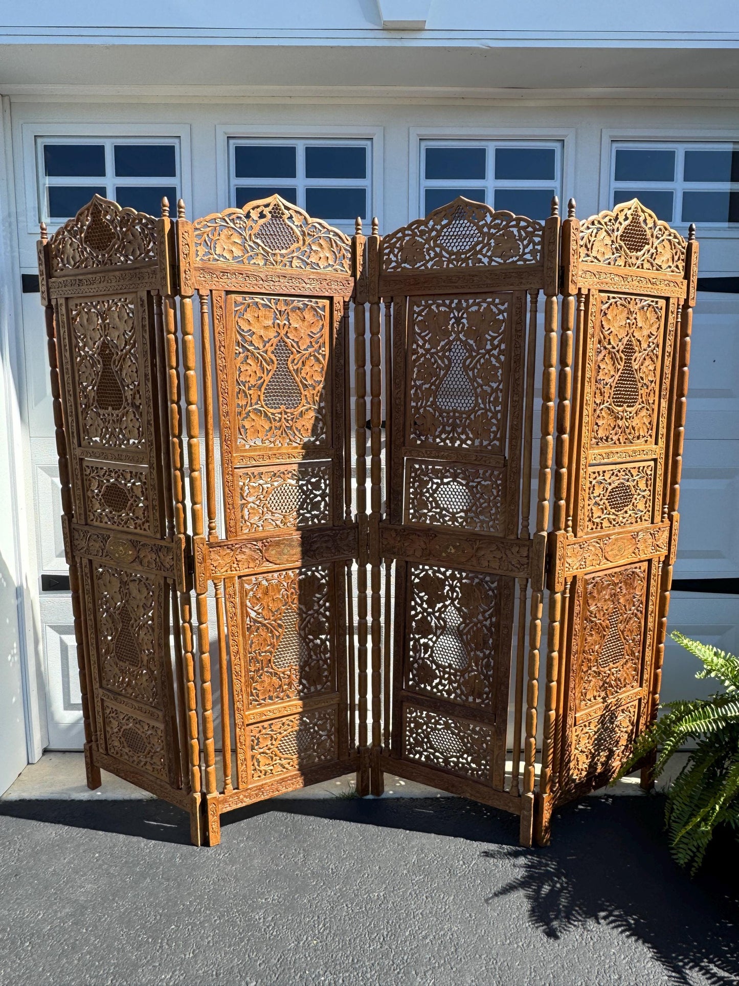 Anglo Indian Teak Hand Carved Pierced Wood Ornate Screen Room 4 Panel Divider Gold inlay 6ft, Early 20th Century Style Pierced Anglo Indian