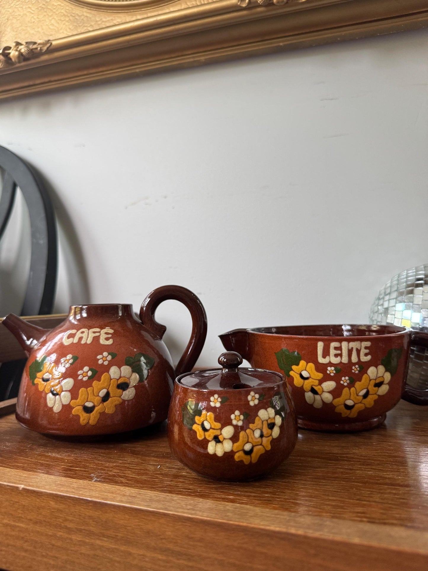 Vintage Hand Painted Ceramic Teapot Set Creamer Sugar Bowl, Coffee Milk, Cafe Liete Bowl, 70s Boho Kitchen Hippie Diasy Ceramic Pottery