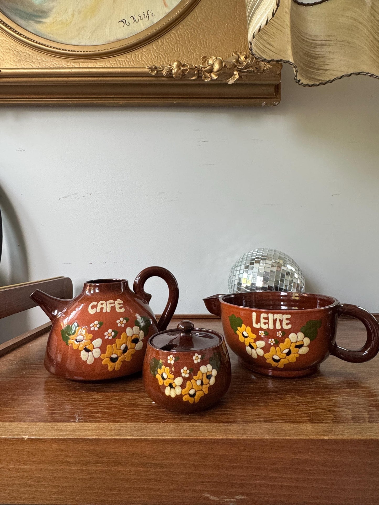 Vintage Hand Painted Ceramic Teapot Set Creamer Sugar Bowl, Coffee Milk, Cafe Liete Bowl, 70s Boho Kitchen Hippie Diasy Ceramic Pottery