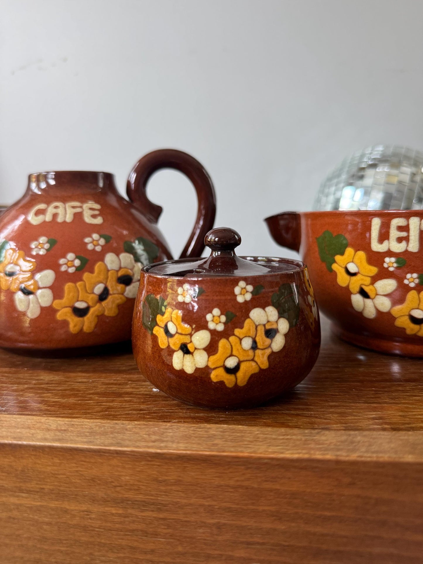 Vintage Hand Painted Ceramic Teapot Set Creamer Sugar Bowl, Coffee Milk, Cafe Liete Bowl, 70s Boho Kitchen Hippie Diasy Ceramic Pottery