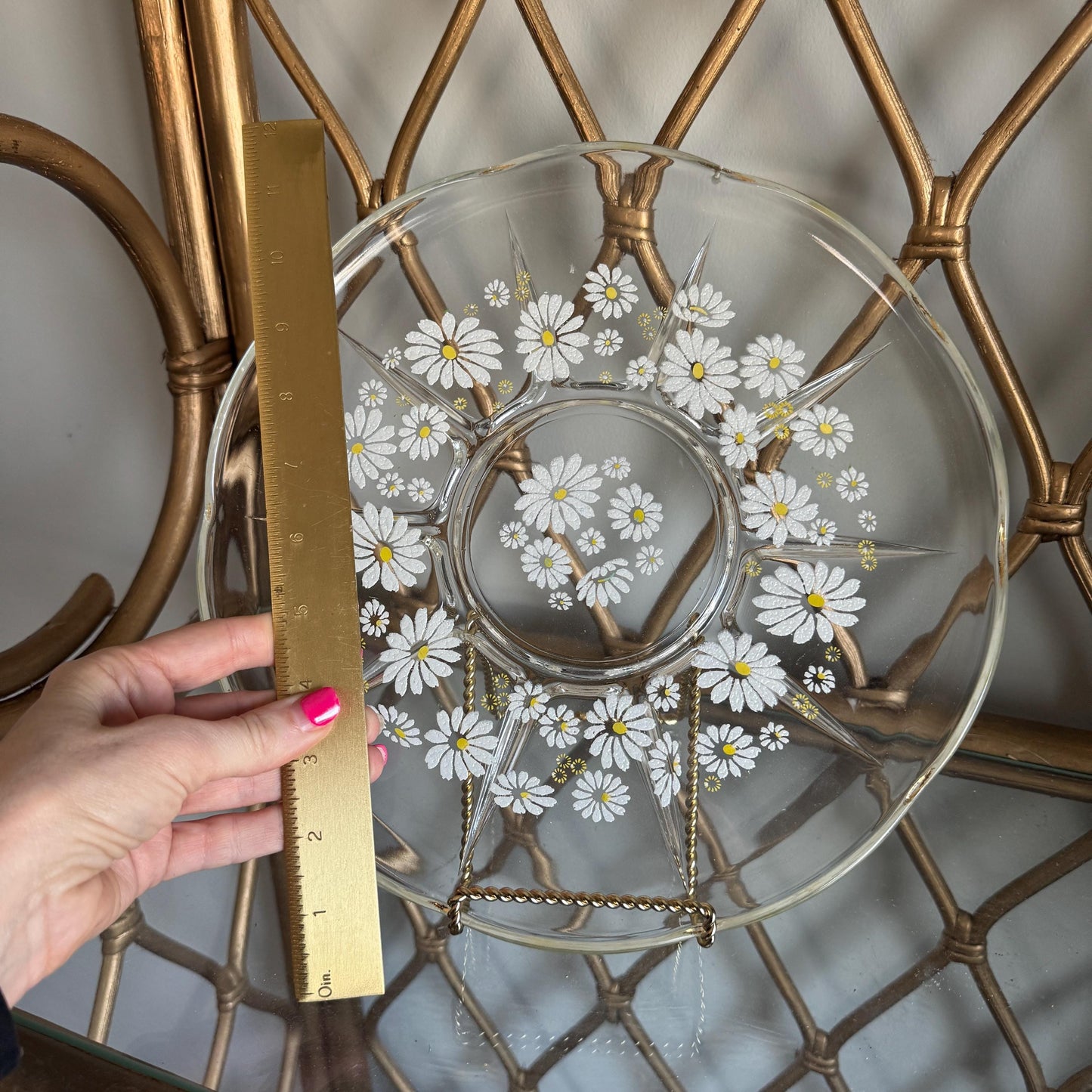 60s Round Platter Tray Painted White Daisies, Daisy Serving Dish Plate, Vintage 1960s MCM George Briard Serving Platter for Appetizers 12"