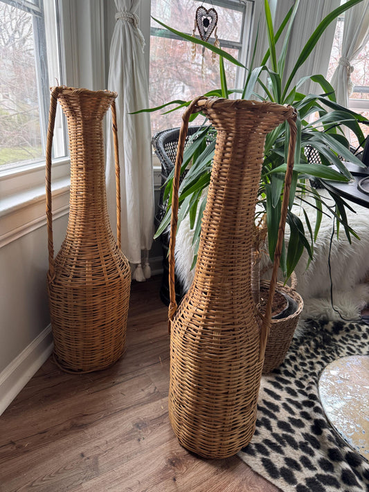 Vtg MCM 1970's Tall Floor Basket|Retro Boho Flower Basket, Tall Neutral Wicker Handled Basket H36" Vintage 70s Boho Basketweave Tall Vase