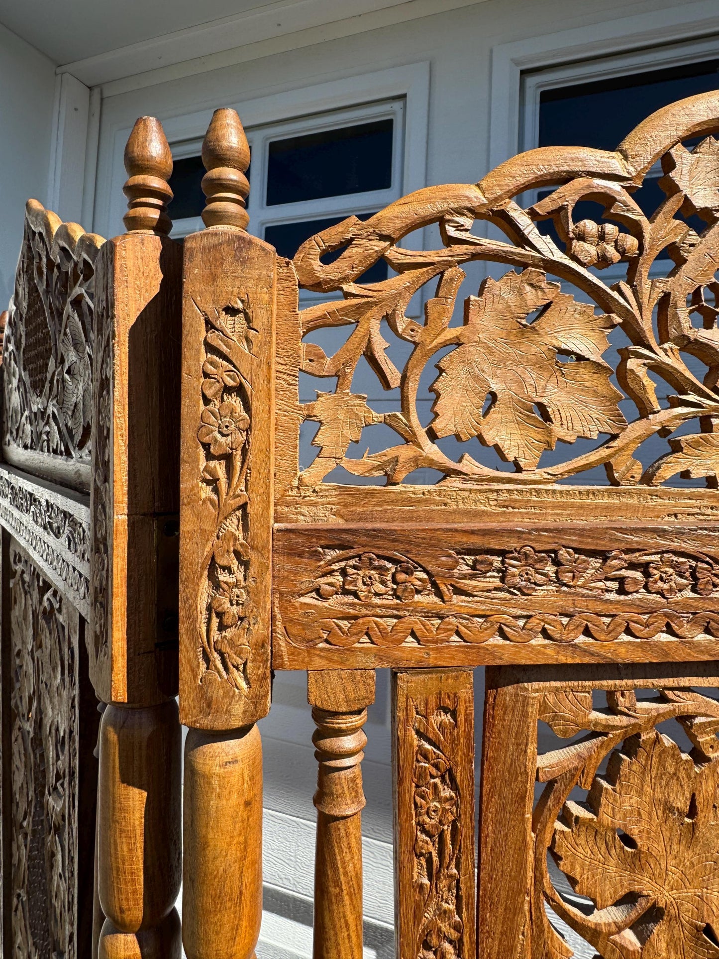 Anglo Indian Teak Hand Carved Pierced Wood Ornate Screen Room 4 Panel Divider Gold inlay 6ft, Early 20th Century Style Pierced Anglo Indian