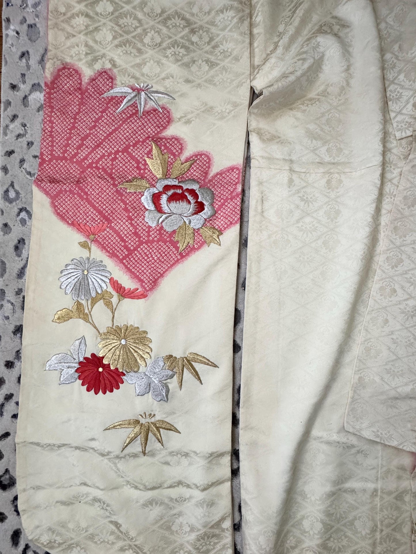 Vintage Kimono Silk Brocade Japanese Ceremonial Gown Embroidered Roses 1960s Collectable White Silk Wedding Kimono Metallic Thread Roses